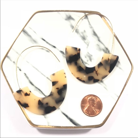 Light Tortoise Shell Resin Acrylic Drop Earrings - Picture 4 of 5